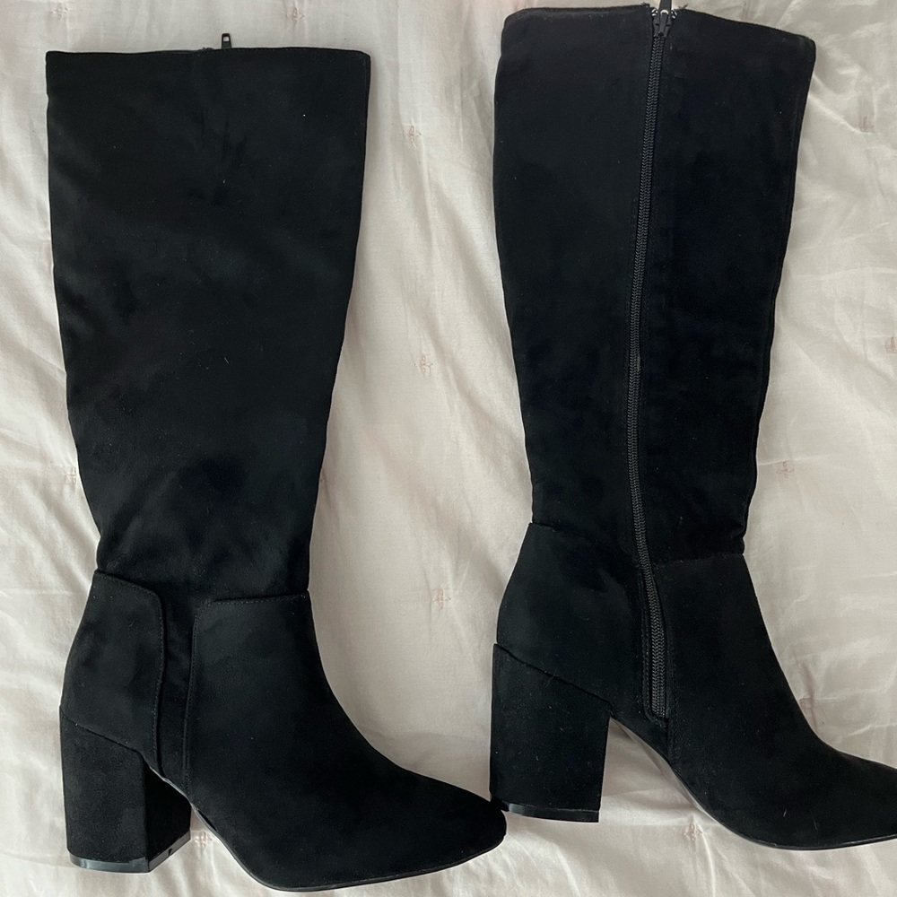 Black suede Diba boots